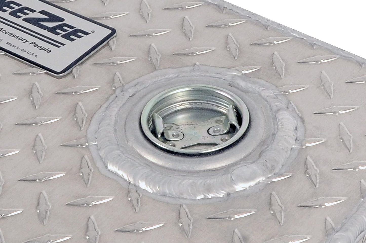 Dee Zee 110-Gallon Auxiliary Transfer Tank – Brite Aluminum Part #: 91753X Dimensions: 60" L x 27" W x 33" H